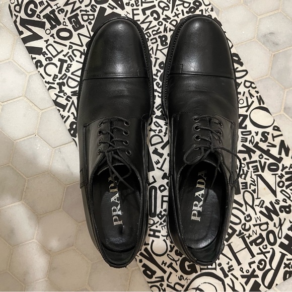 Prada women’s black oxfords, vintage original box. Great condition. Size 37 1/2. - Picture 2 of 8